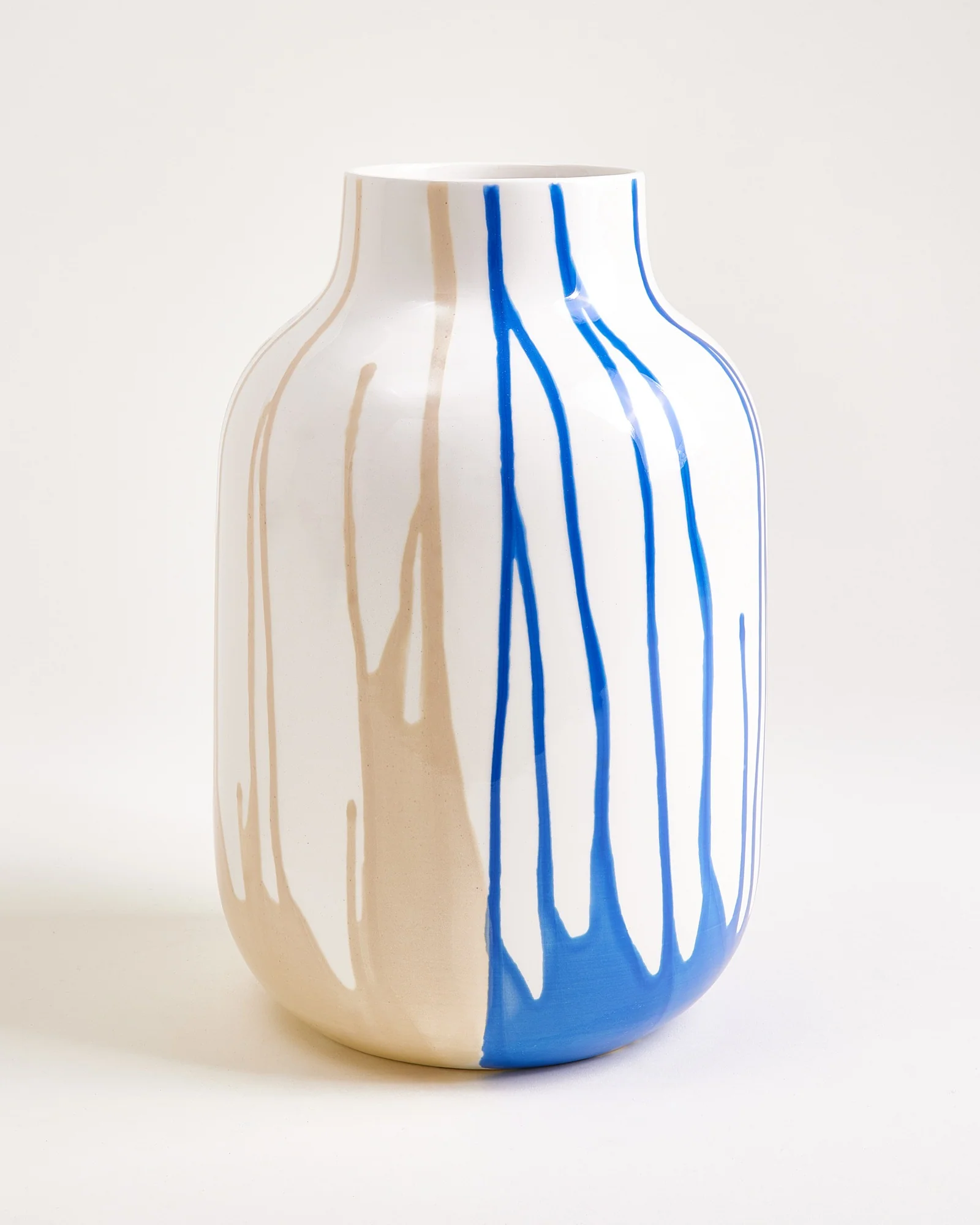 Nuno Vase L drip sand blau